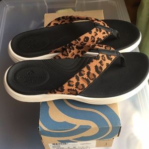 Clarks Lola Leopard Print Flip Flops